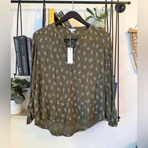 Seamed Ditsy Floral Henley